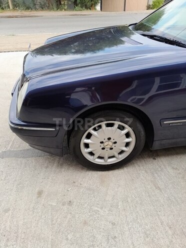 Mercedes E 220 d 2000, 433,000 km - 2.2 l - Masallı