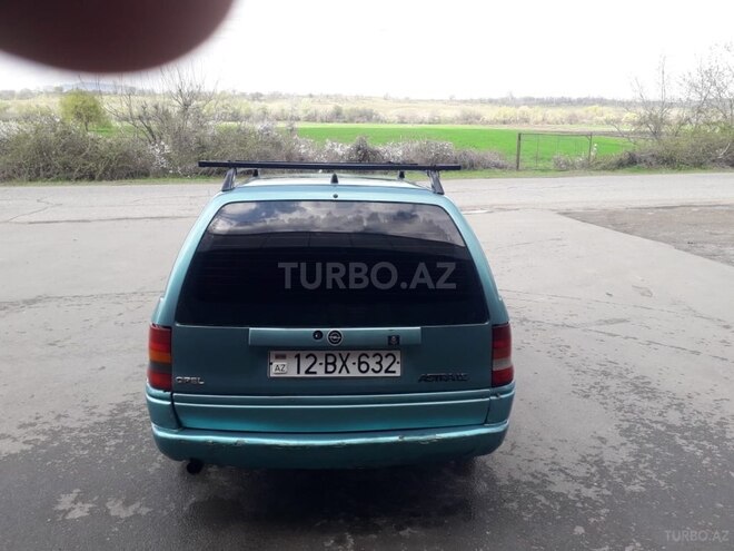 Opel Astra 1996, 270,000 km - 1.6 л - Qazax