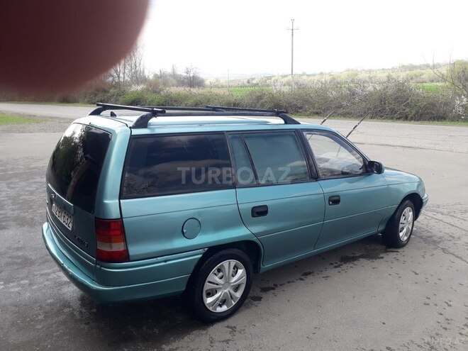 Opel Astra 1996, 270,000 km - 1.6 л - Qazax