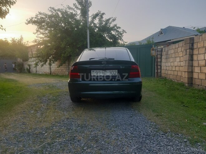 Opel Vectra 1999, 352,111 km - 1.6 l - Zaqatala
