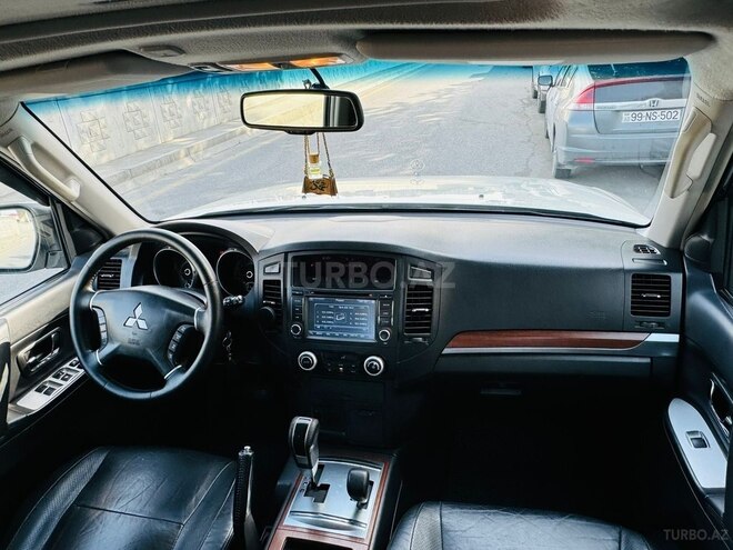 Mitsubishi Pajero 2008, 196,000 km - 3.0 l - Bakı