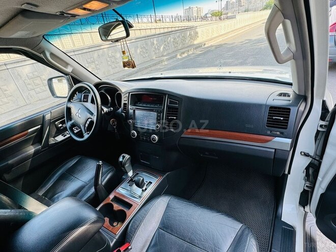 Mitsubishi Pajero 2008, 196,000 km - 3.0 l - Bakı