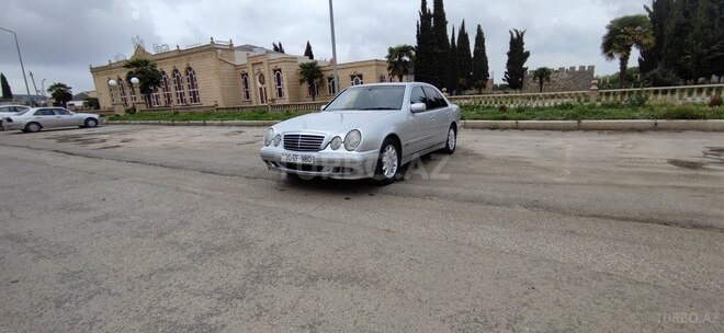 Mercedes E 240 2000, 396,000 km - 2.6 l - Gəncə