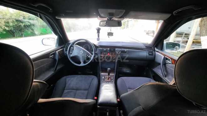 Mercedes E 220 d 2001, 447,409 km - 2.2 л - Sumqayıt