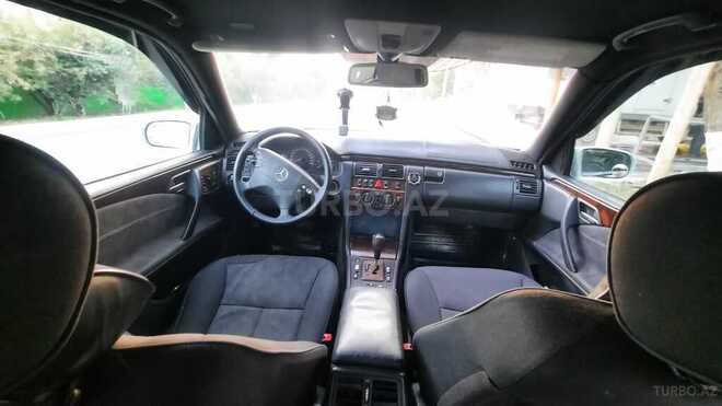 Mercedes E 220 d 2001, 447,409 km - 2.2 л - Sumqayıt