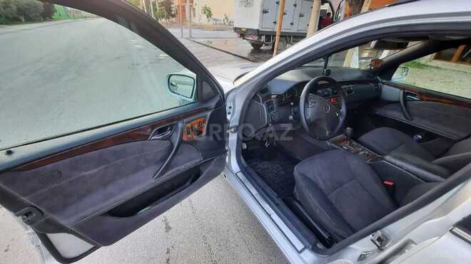 Mercedes E 220 d 2001, 447,409 km - 2.2 л - Sumqayıt