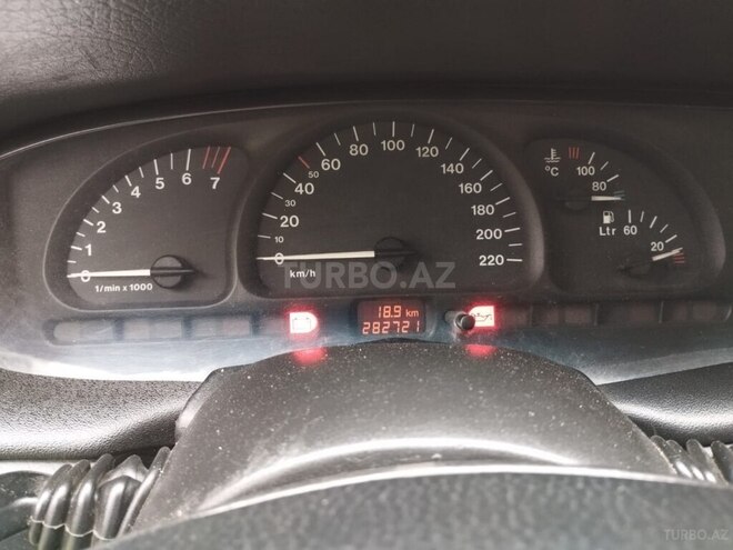 Opel Vectra 1999, 350,000 km - 1.6 l - Quba