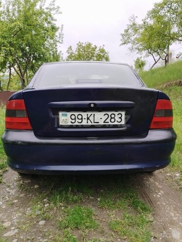 Opel Vectra 1999, 350,000 km - 1.6 l - Quba