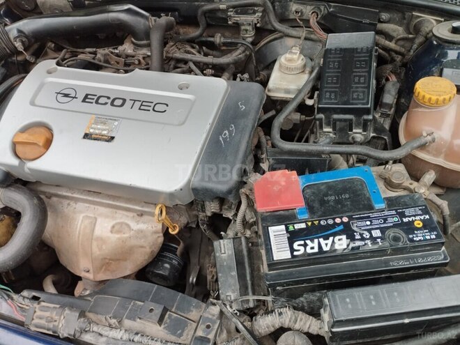Opel Vectra 1999, 350,000 km - 1.6 l - Quba