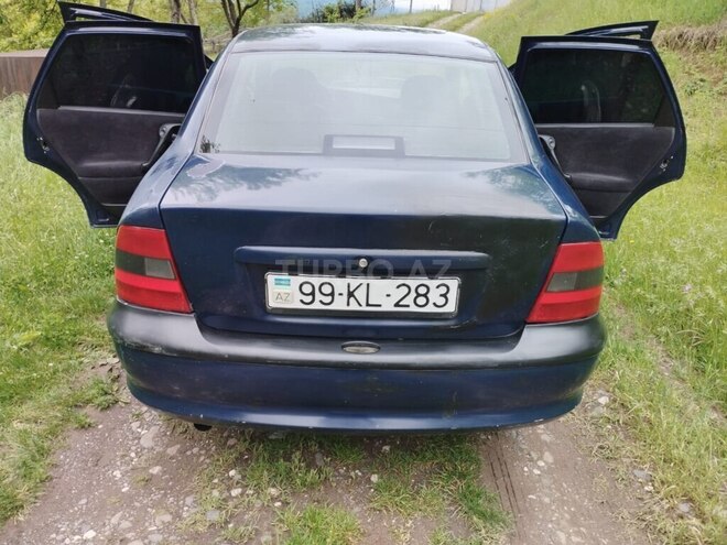 Opel Vectra 1999, 350,000 km - 1.6 l - Quba