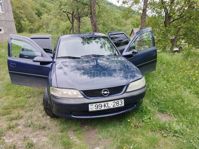 Opel Vectra 1999, 350,000 km - 1.6 l - Quba