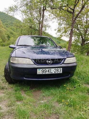 Opel Vectra 1999, 350,000 km - 1.6 l - Quba