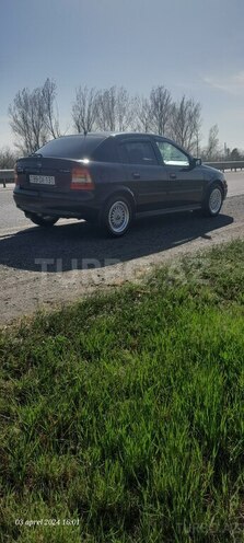 Opel Astra 2009, 283,111 km - 1.4 l - Yevlax