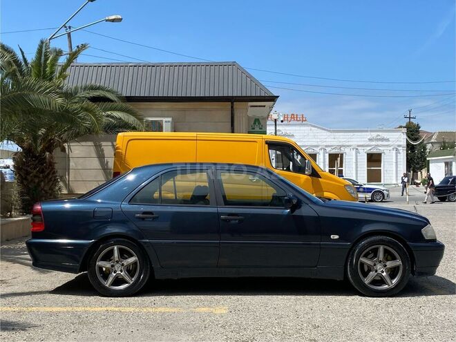 Mercedes C 200 1998, 284,467 km - 2.0 l - Bakı