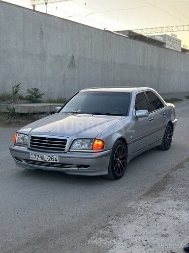 Mercedes C 180