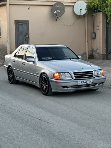 Mercedes C 180