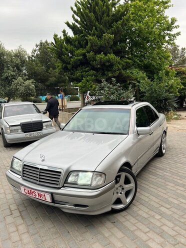 Mercedes C 240