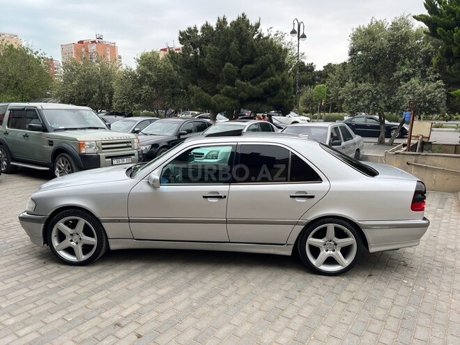 Mercedes C 240