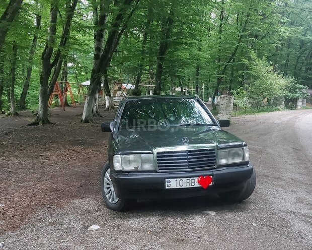 Mercedes 190 1991, 320,000 km - 1.8 l - Quba