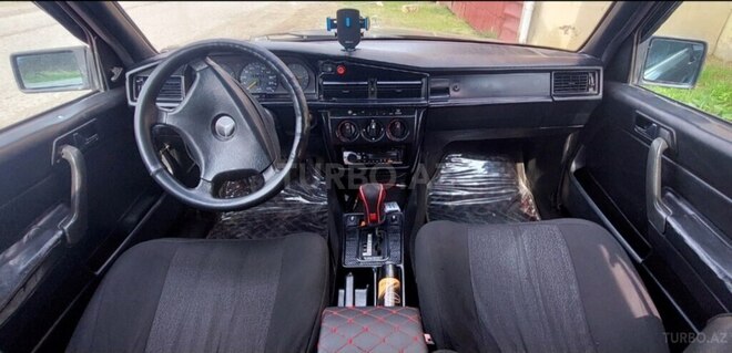 Mercedes 190 1991, 320,000 km - 1.8 l - Quba