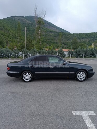 Mercedes E 230 1996, 244,000 km - 2.3 л - Şəki