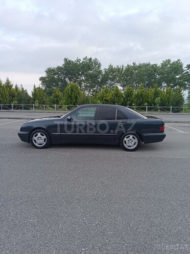 Mercedes E 230 1996, 244,000 km - 2.3 л - Şəki