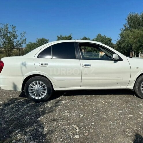 Nissan Sunny 2010, 213,741 km - 1.6 l - Beyləqan