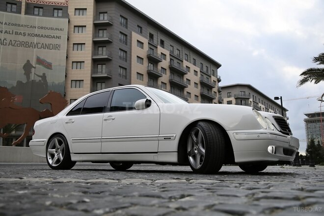 Mercedes E 320 2000, 134,283 km - 3.2 l - Bakı