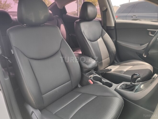 Hyundai Avante 2015, 174,000 km - 1.6 л - Bakı
