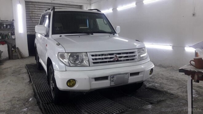 Mitsubishi Pajero io 1999, 129,800 km - 1.8 l - Bakı