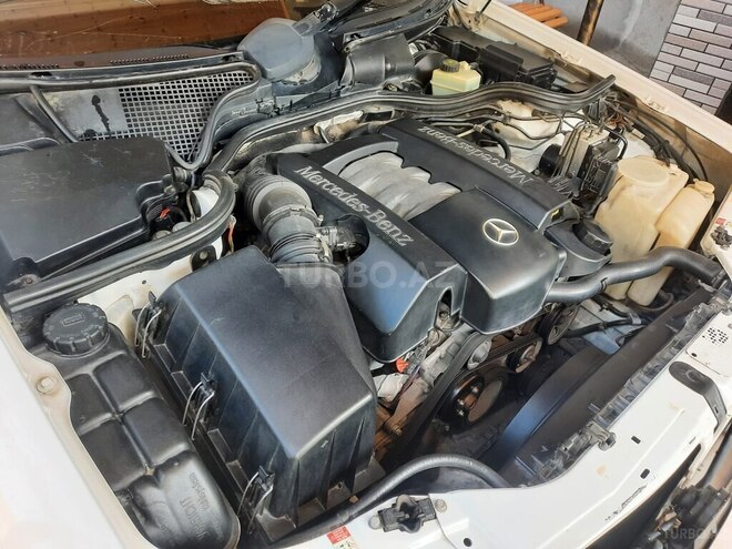 Mercedes E 240 1999, 277,000 km - 2.4 л - Şəki