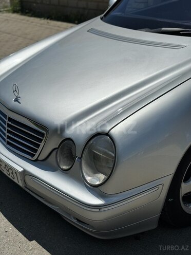 Mercedes E 270 1999, 440,400 km - 2.7 l - Yevlax