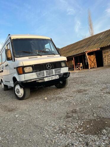 Mercedes 208 D 1994, 500,000 km - 2.3 l - Bərdə