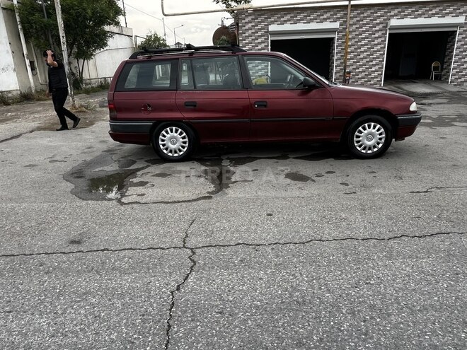 Opel Astra 1996, 250,000 km - 1.6 л - Bakı