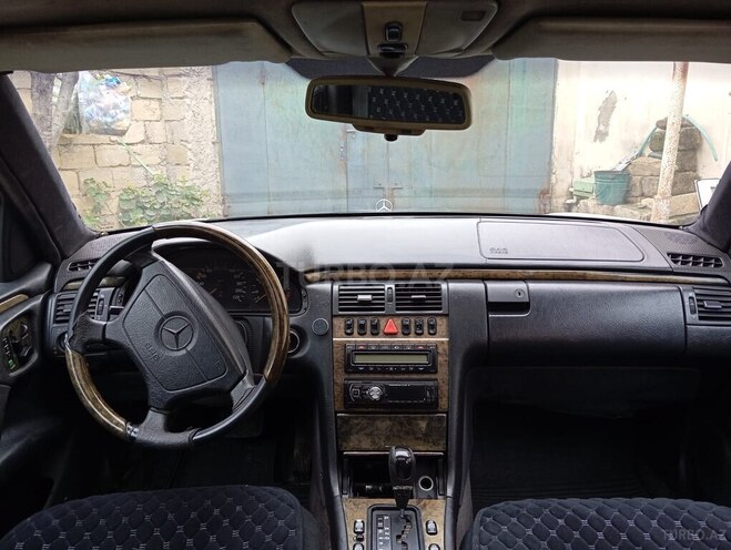 Mercedes E 300 d 1996, 325,698 km - 3.0 l - Bakı