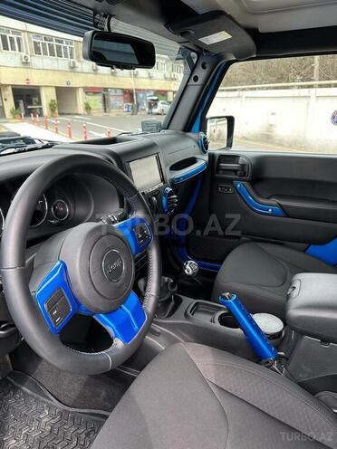 Jeep Wrangler-12