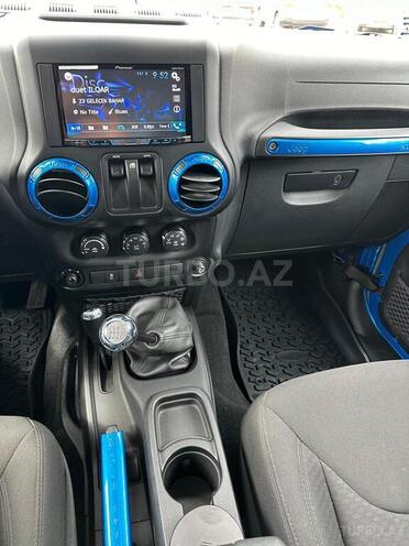 Jeep Wrangler-13