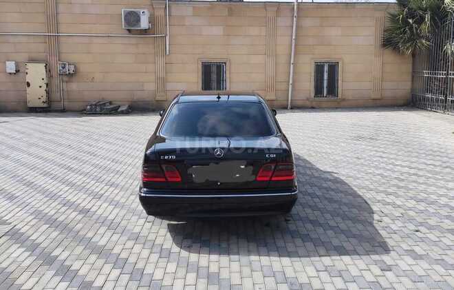 Mercedes E 270 2000, 451,200 km - 2.7 l - Bakı