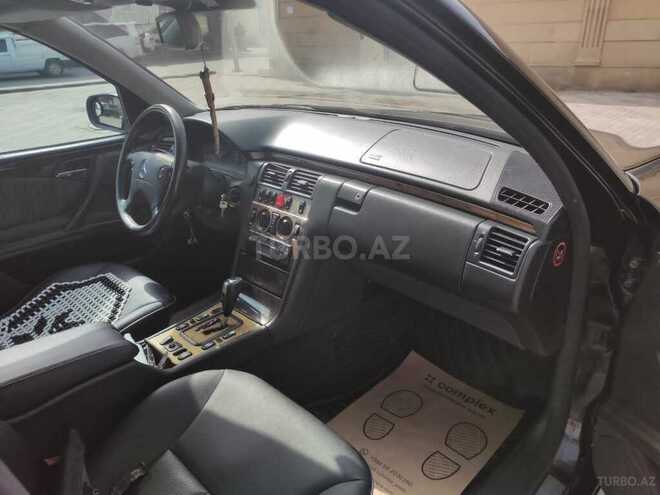 Mercedes E 270 2000, 451,200 km - 2.7 l - Bakı