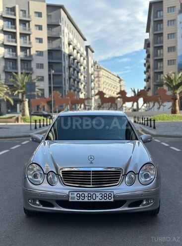 Mercedes E 240