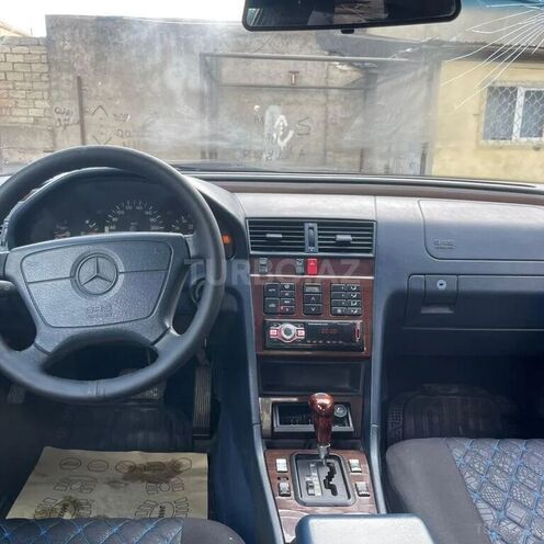 Mercedes C 200 1995, 426,327 km - 2.0 l - Naftalan