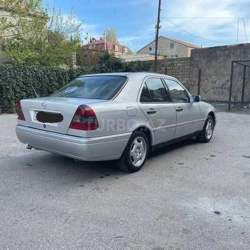 Mercedes C 200 1995, 426,327 km - 2.0 l - Naftalan