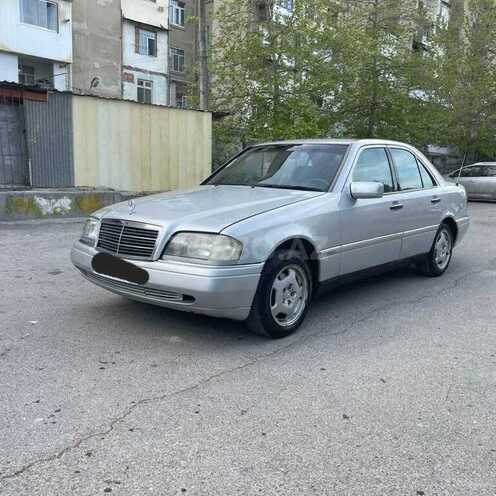Mercedes C 200 1995, 426,327 km - 2.0 l - Naftalan