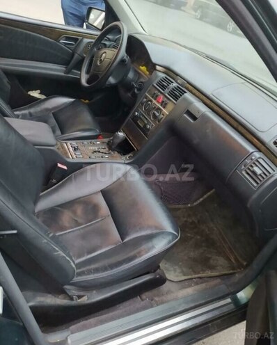 Mercedes E 240 1998, 348,000 km - 2.4 л - Naftalan