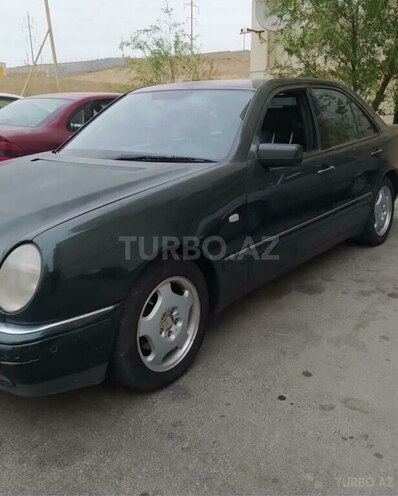 Mercedes E 240 1998, 348,000 km - 2.4 л - Naftalan