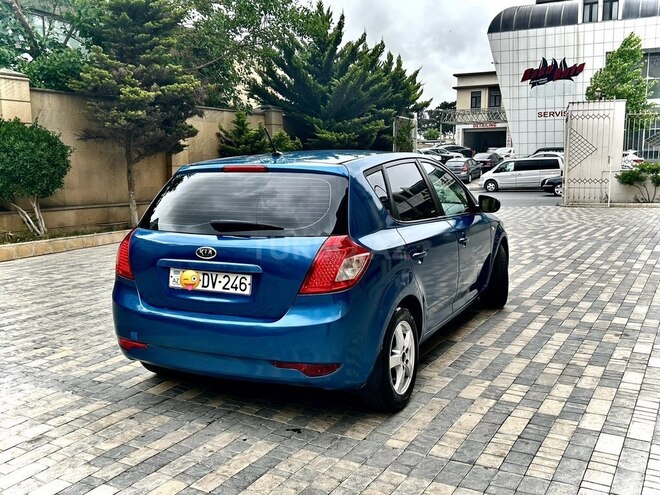 Kia Ceed 2011, 290,000 km - 1.4 l - Bakı
