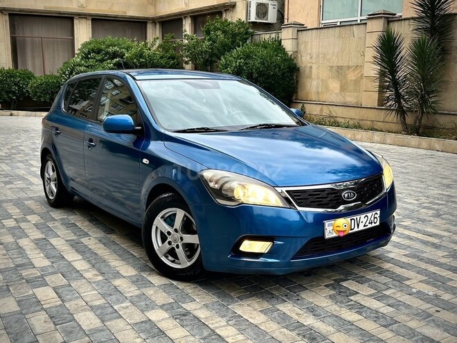 Kia Ceed 2011, 290,000 km - 1.4 l - Bakı