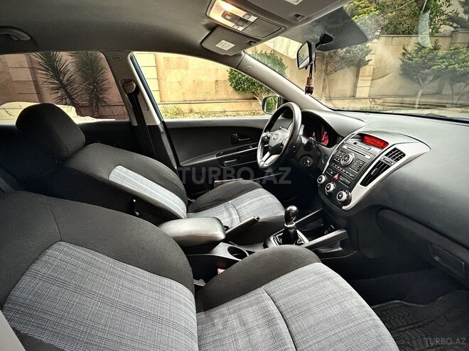 Kia Ceed 2011, 290,000 km - 1.4 l - Bakı