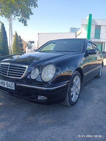 Mercedes E 240