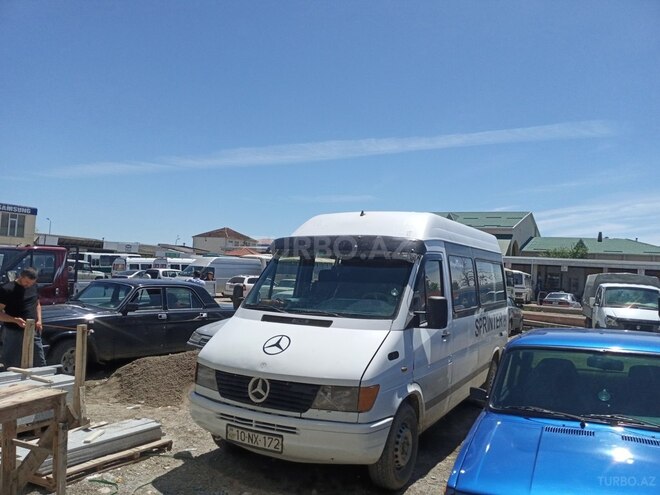 Mercedes Sprinter 212 1996, 331,561 km - 4.5 l - Qusar